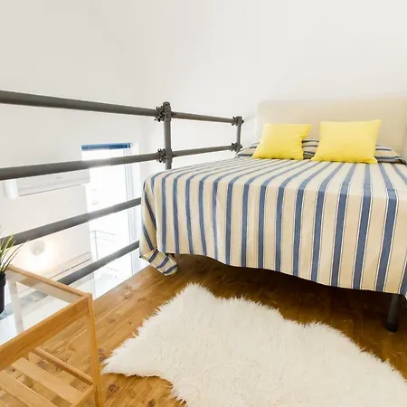Mini-loft Center Ac & Wifi 아파트 *